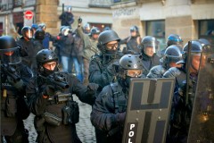 Le GIPN [Groupe d'Intervention de la Police Nationale] à l'œuvre lors de la manifestation du 22 février 2014 à Nantes